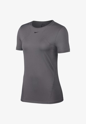Dopasowany, szary sportowy t-shirt Nike Dri-FIT z krótkim rękawem, okrągłym dekoltem i czarnym logo Nike Swoosh na piersi.