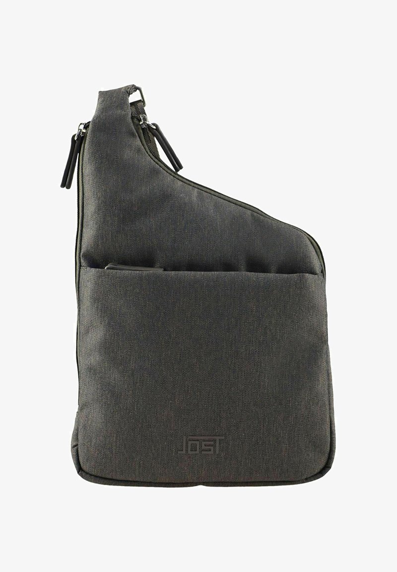 Borsa a spalla in tessuto nero con design asimmetrico, caratterizzata da una superficie liscia, chiusure con zip e una tasca frontale con dettaglio del logo.