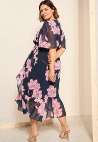 Curves Like These FLUTTER SLEEVE WRAP REGULAR FIT - Rochie de zi - navy blue