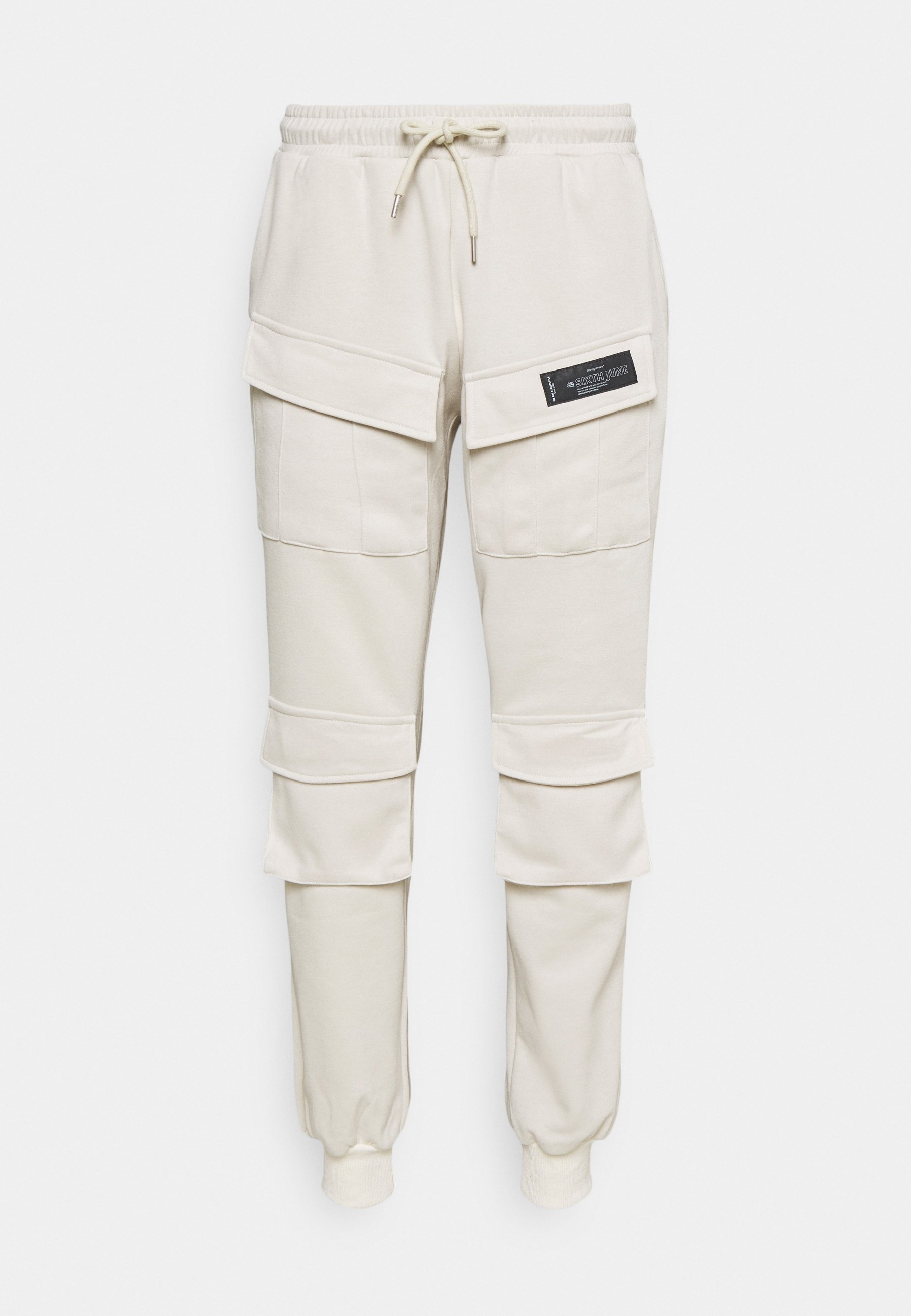 cargo pants pockets in front