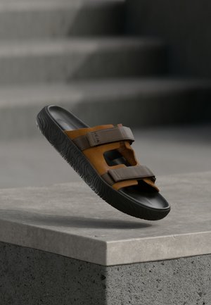Veja, ARPOADOR - Pantofle - cognac/eagle/black