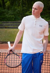 EA7 Emporio Armani TENNIS CLUB SERAFINO - Βασικό μπλουζάκι - star white