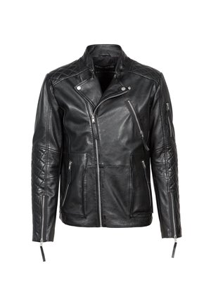 Chaqueta de motorista de piel negra con hombros y mangas acolchados, múltiples bolsillos con cremalleras y cierre frontal asimétrico con cremallera.