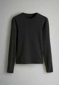 Thumbnail Image 8