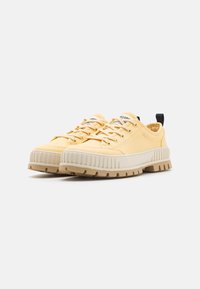 Palladium PALLASHOCK UNISEX - Sneakers basse - yellow crème