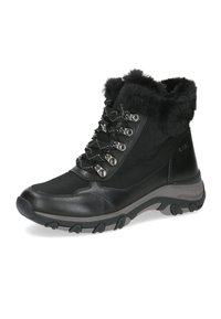 Černé turistické boty s texturovaným syntetickým svrškem, límcem z umělé kožešiny a kovovými oky na šněrování; robustní gumová podrážka s trakčními drážkami.