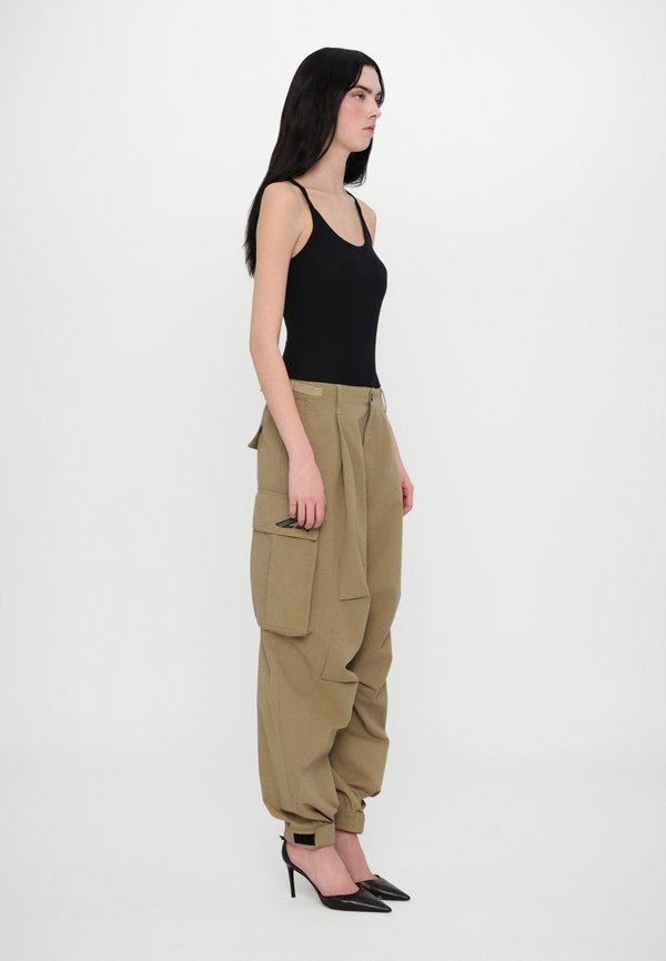 ICON DOUBLE POCKETS PANT - Cargo trousers - kaki2