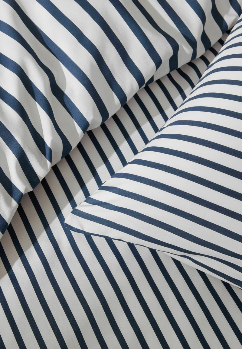 pflanzen tisch Pflanzentisch aus Stahl online kaufen Color:Dunkelgrün main image 1