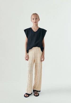 Scalpers, SCALPERS POINTELLE PANT TRICOT GIRLS - Pantaloni - offwhite