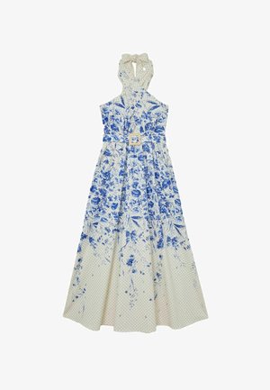 Varrukateta valge kleit siniste lillemustritega, kaelakaelusega ja vööga, millel on ruudukujuline pandla taljel.