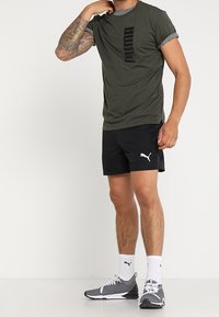 Puma Träningsshorts - black