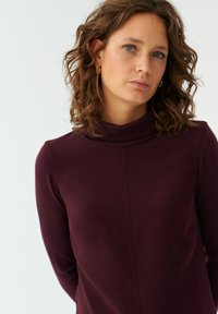 TATUUM SAGAMIA - Nappali ruha - bordo