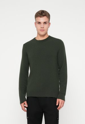 - Sweter