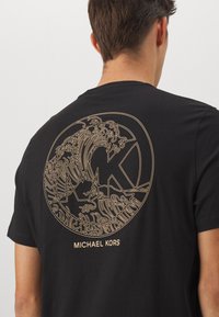 Michael Kors WAVE TEE - Tricou cu imprimeu - black