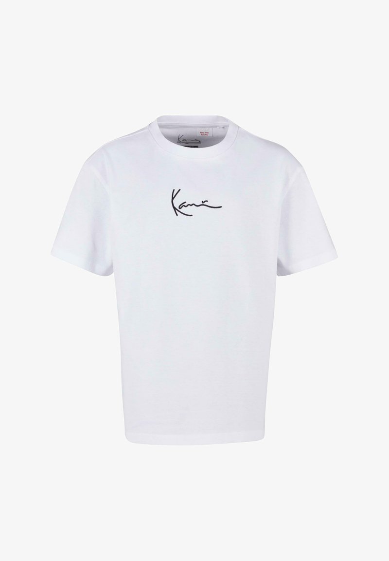 Balts īsām piedurknēm T-krekls no kokvilnas, ar melnu kursīvo logotipu uz krūtīm. Vienkāršs apaļais kakls un taisna apakša.