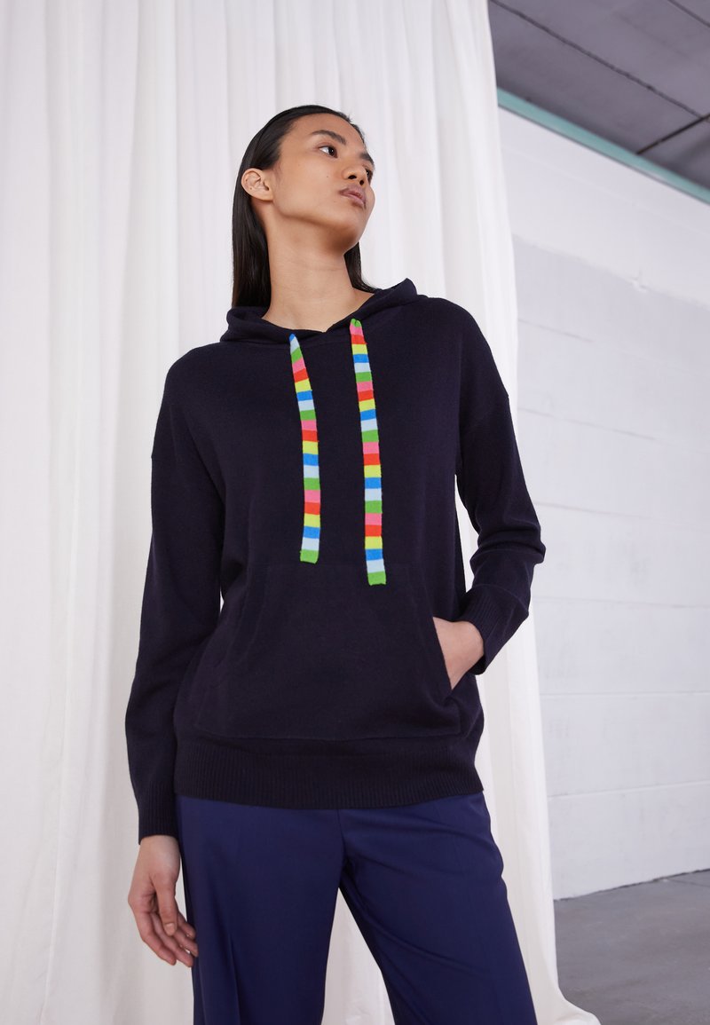 Damen Sweatshirts | CHINTI & PARKER RAINBOW DRAWSTRING HOODIE Strickpullover navy/multi/dunkelblau - HW13464 Damen Sweatshirts | CHINTI & PARKER RAINBOW DRAWSTRING HOODIE Strickpullover navy/multi/dunkelblau - HW13464