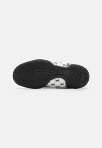 Venum WHITE SNAKE BOXING SHOES WOMEN  - Treningssko - white