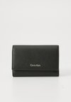 LOGO TRIFOLD ZIP POCKET - Lommebok - black/toasted coconut