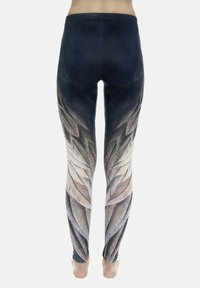 Leggins mit einem Verlaufdesign, das von dunkel nach hell übergeht, und einem strukturierten Feder-Muster in Beige- und Brauntönen.