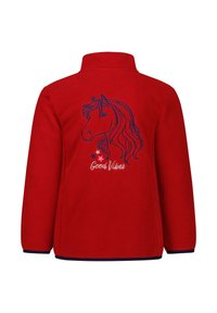 Rote Fleecejacke mit hohem Kragen, versehen mit einem blauen gestickten Pferdemotiv und dem Schriftzug "Good Vibes", sowie dekorativen Sternen.