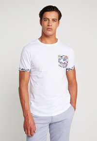 Pier One - Camiseta estampada - white Imagen en miniatura 1