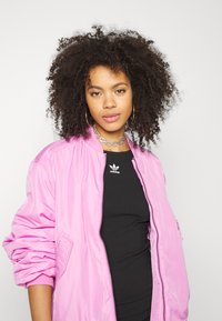 adidas Originals DRESS - Trikotāžas kleita - black