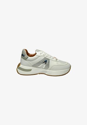 Hvide lædersneakers med en struktureret sølvglitterdetalje og et blå accent. Har en tyk sål og flade snørebånd. Designet til komfort.