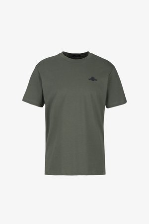 Olivgrünes Baumwoll-T-Shirt mit kurzen Ärmeln und Rundhalsausschnitt. Verfügt über ein kleines schwarzes Logo auf der Brust. Angenehme Textur, normale Passform.
