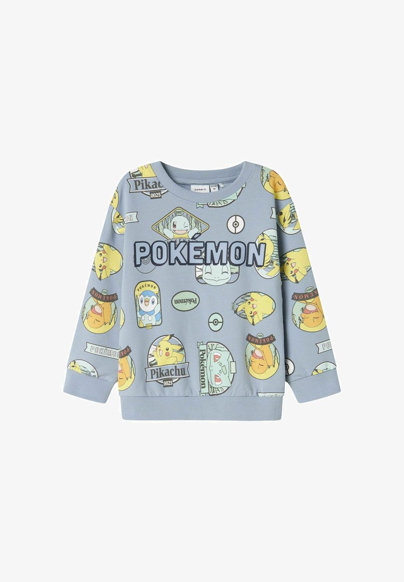 Svetlo modra dukserica s ponavljajočim se tiskom Pokémonov, vključno s Pikachu in Squirtlom, z rebrastimi manžetami in okroglim izrezom.