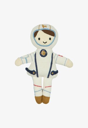 Miękka lalka astronauta z tkaniny, w białym skafandrze z niebieskimi akcentami, okrągłą twarzą i brązową kokardą, z haftowanymi detalami i brązowymi stopami.
