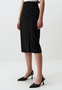 NORMAL WAIST SLIT - Gonna a campana - black