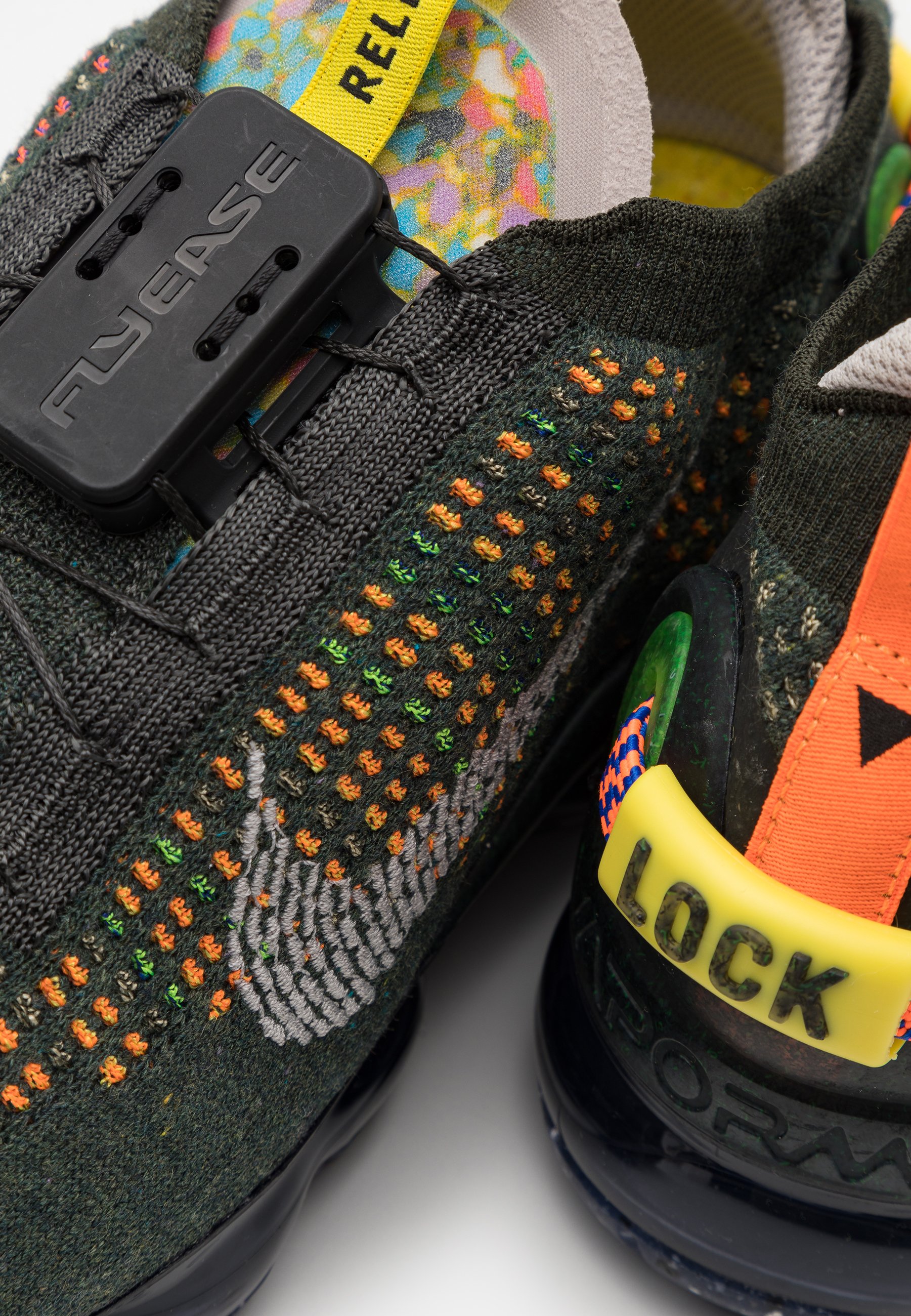 vapormax 2020 orange