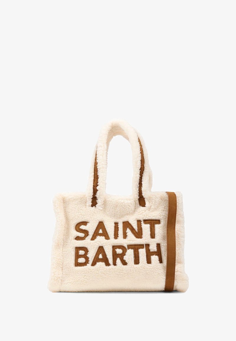 Sac en toile polaire crème avec des accents en cuir marron, arborant "SAINT BARTH" en lettres cousues en gras à l'avant.