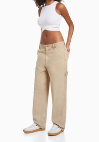 Bershka Vaqueros boyfriend - camel