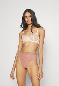 Triumph TEMPTING SHEER HIGHWAIST  - Stringid - toasted alomd