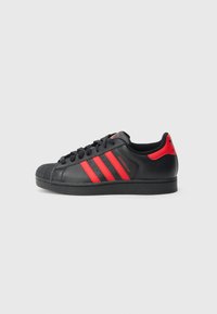 SUPERSTAR II UNISEX - Sportbačiai - core black/better scarlet