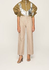 Pepe Jeans Tygbyxor - brown