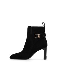 Unselected, black