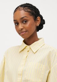 GAP Petite wUPDATED BIG SHIRT FAST - Užsagstoma palaidinė - yellow