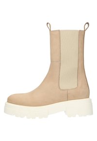 Botín de ante beige hasta el tobillo con paneles laterales elásticos, lengüetas de tirón y una suela de goma blanca gruesa. Presenta costuras mínimas y un diseño elegante.