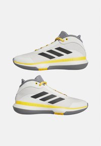 adidas Performance BOUNCE LEGENDS - Basketbalschoenen - cloud white/core black/off white