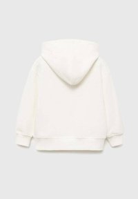 Haut à capuche blanc en tissu doux avec une capuche doublée, des poignets et un ourlet côtelés, présentant un design épuré et une silhouette minimaliste.