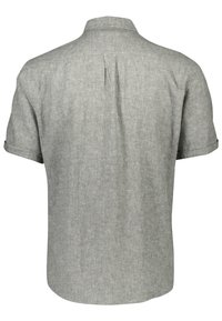 Grijze short-sleeve shirt van een gemêleerde stof, met een achterste plooi en een puntige kraag. Opgerolde mouwen met subtiele stikdetails.