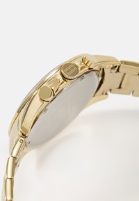 Tommy Hilfiger OWEN - Relógio - gold-coloured/white/blue