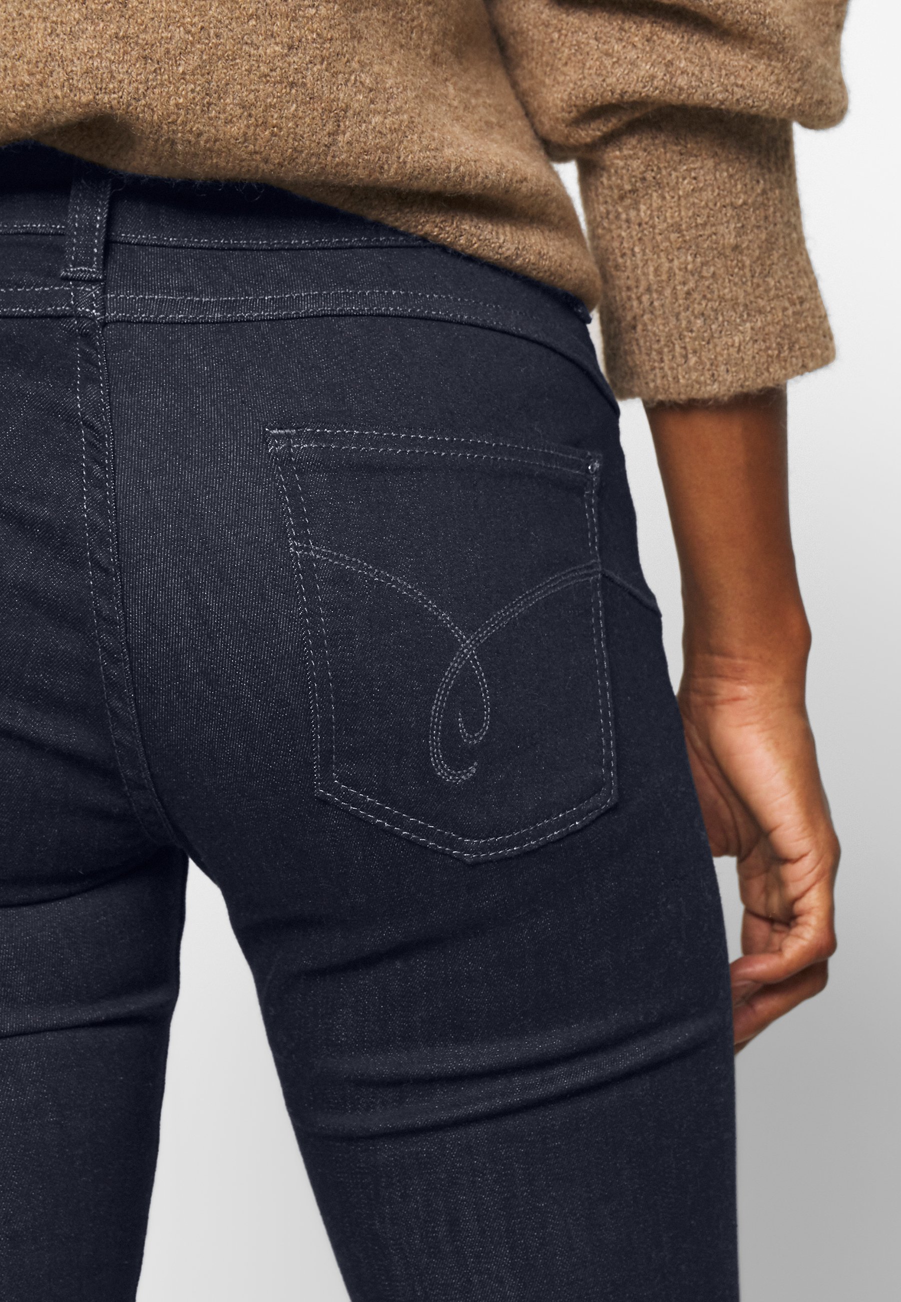 Esprit Jeans bootcut blue rinse Zalando.no Esprit Jeans bootcut - blue dark wash