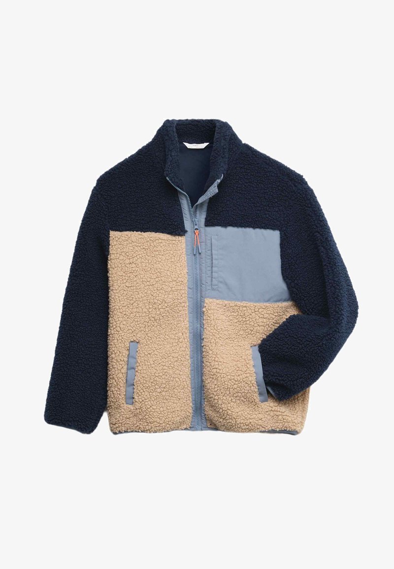 Giacca in pile con parte superiore blu navy, pannelli inferiori beige e dettagli azzurri. Include una zip frontale e tasche laterali. Texture morbida.
