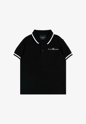 Polo nera a maniche corte con strisce bianche su colletto e maniche, con scritta "John Richmond" sul petto sinistro.