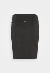 Jupe noire ajustée en tissu lisse, dotée d'une large ceinture, de détails de couture et d'un accent en V subtil à l'avant.