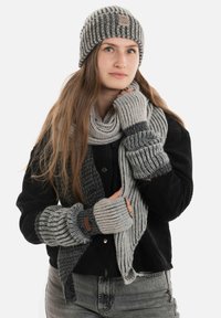 Knit Factory REMY - Sjaal - silver mist