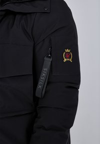 SIKSILK Zimná bunda - black